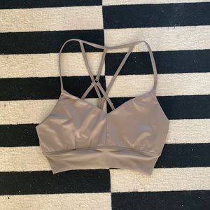 Alo Yoga Lavish Bra (Gravel Glossy)